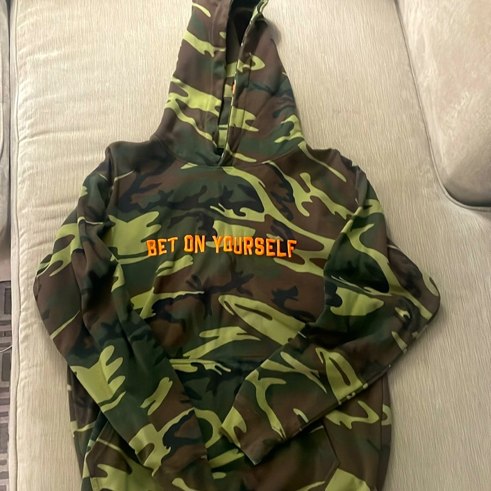 D4 - “Bet on Yourself” camp hooded sweatshirt